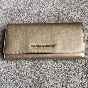 Michael Kors wallet gold